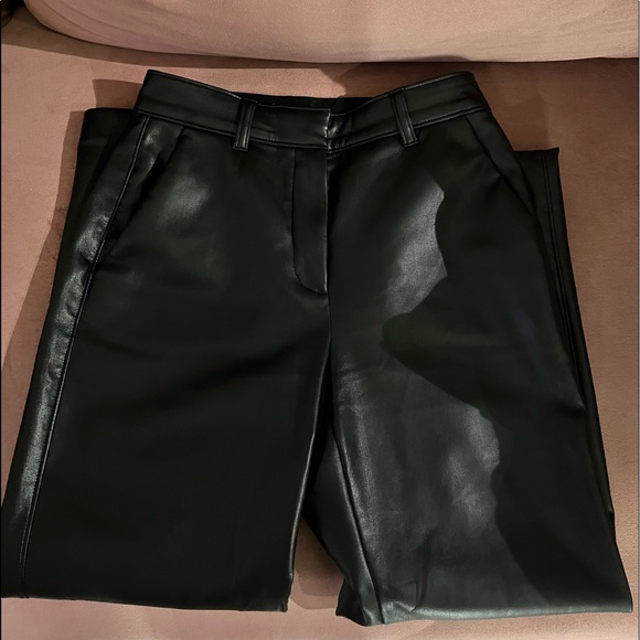 Aritzia Command Pant - Picture 3 of 5